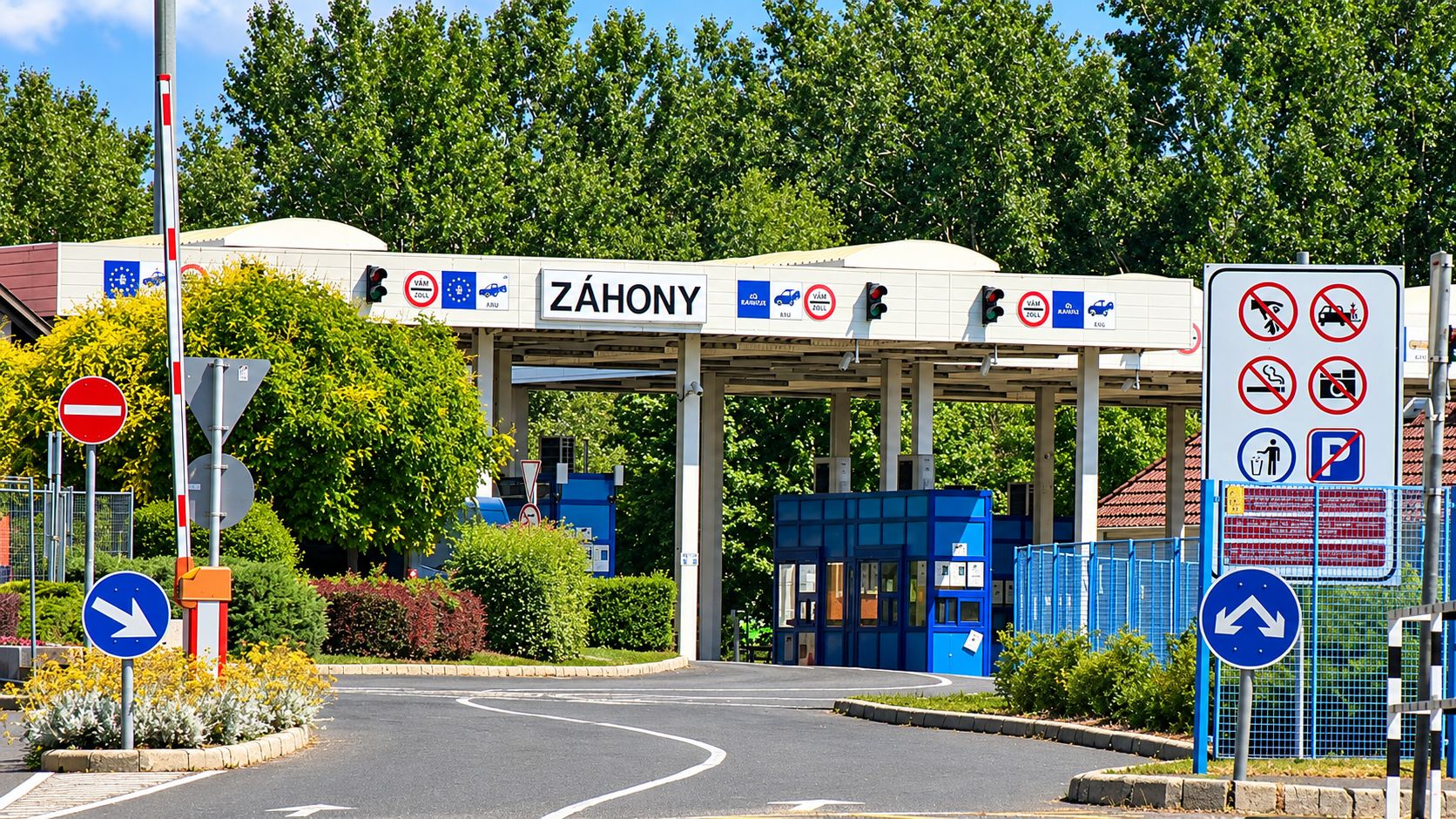 A záhonyi határátkelő vámkezelő sávjai